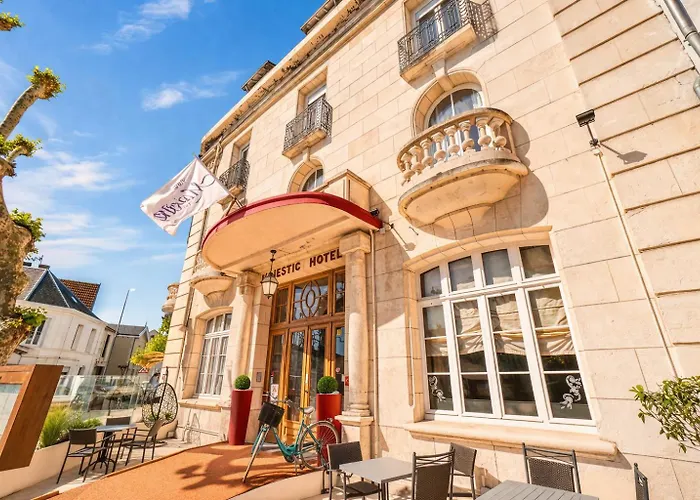 Logis Hotel Majestic Chatelaillon Plage - La Rochelle