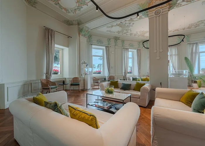 Lolli Palace Hotel