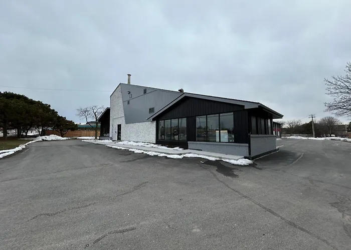 Ramada By Wyndham Kingston