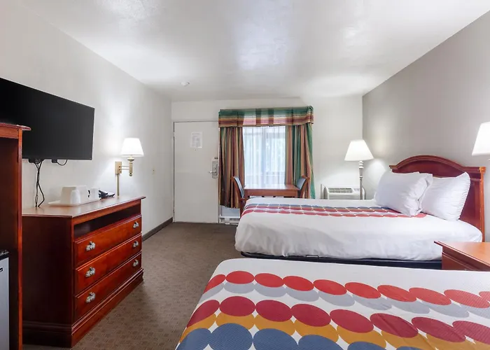 Attleboro Motor Inn