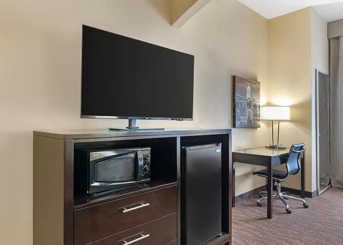 Best Western Plus Capital Inn