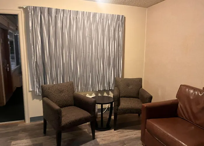Western Inn Lakewood