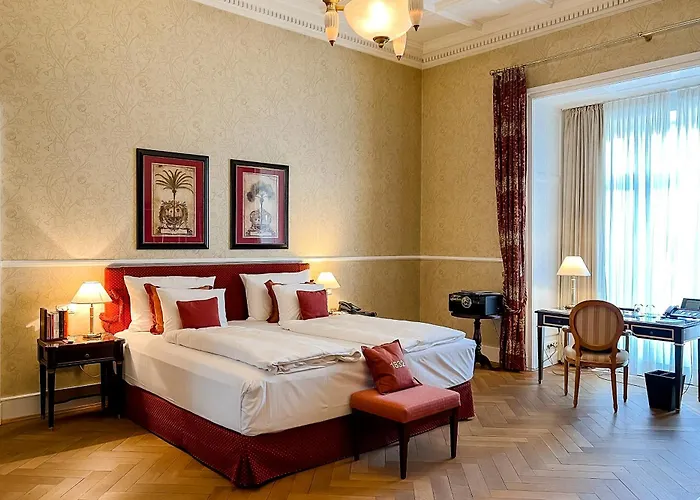 Villa Rothschild, Autograph Collection