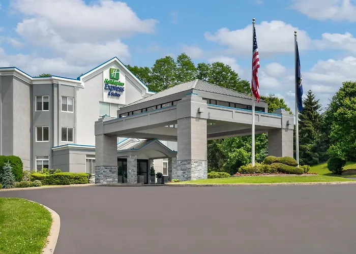 Holiday Inn Express & Suites Hawthorne - Elmsford North By Ihg