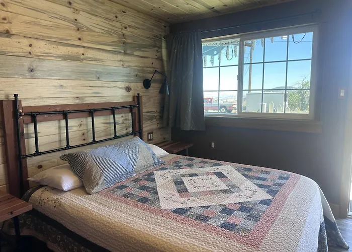Sugarloaf Mountain Motel
