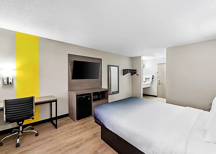 Super 8 By Wyndham Marston