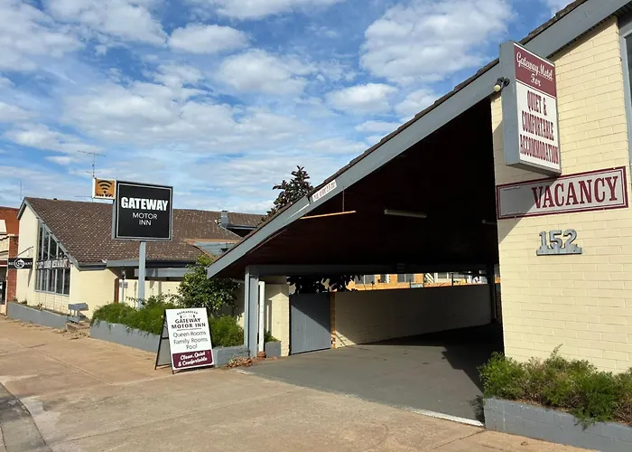 Gateway Motor Inn