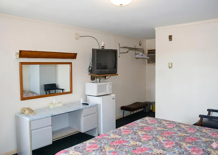 Capri Motel By Oyo Elwood, Wathena