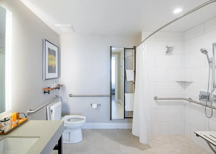 Hotel E