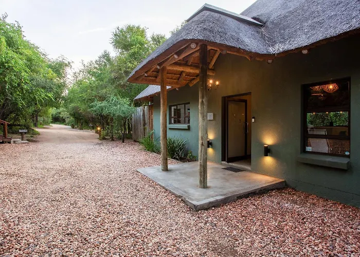 Kingfisher Creek Safari Lodge