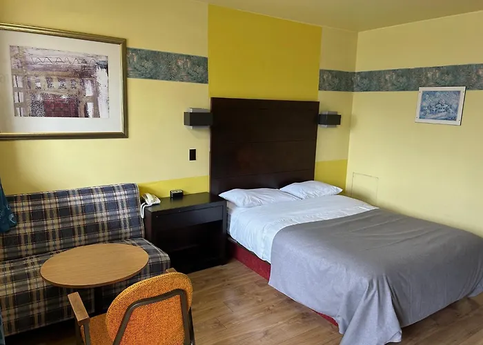Motel R-100