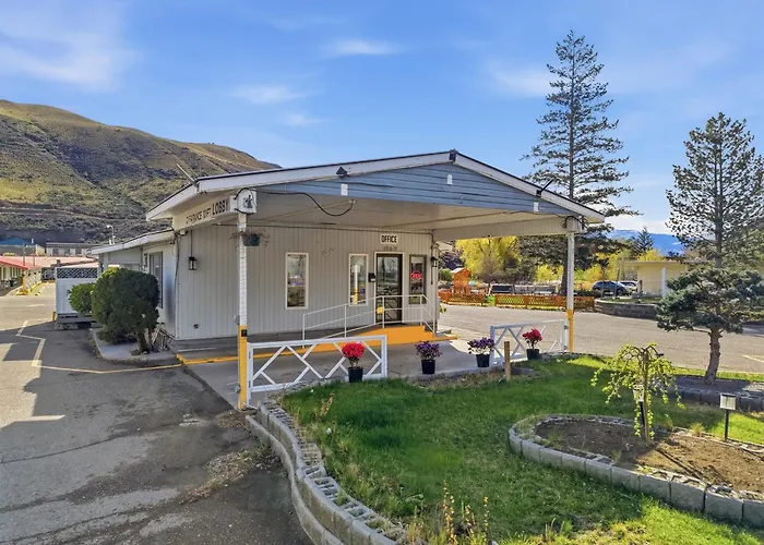 Canada'S Best Value Desert Inn & Suites