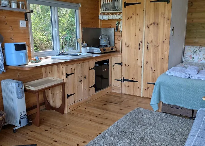 Dryw Bach Glamping Hut