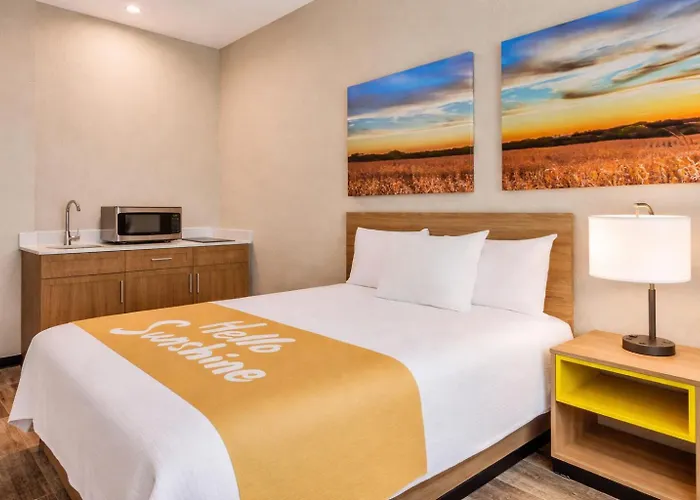 Days Inn & Suites By Wyndham Tomball Houston Nw