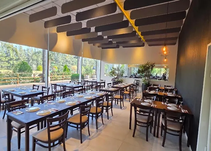 Howard Johnson Plaza & Convention Center Spa La Plata