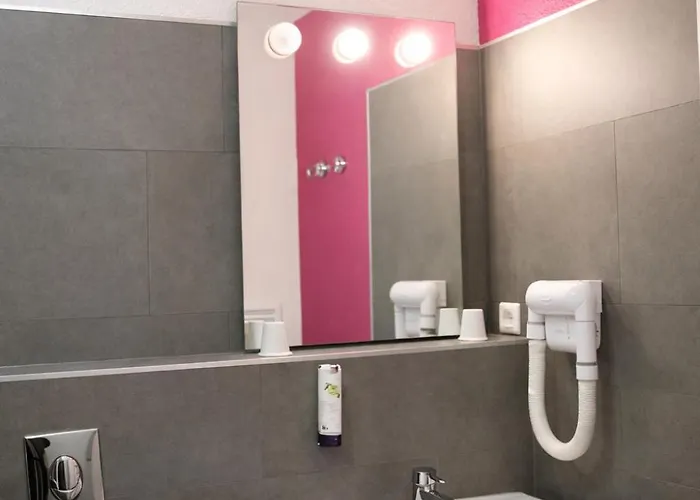 Enzo Hotels Premier Prix - Logis Amneville