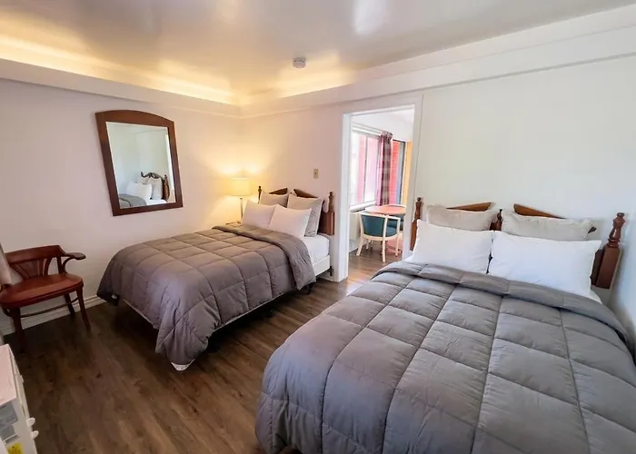 Persepolis Inn
