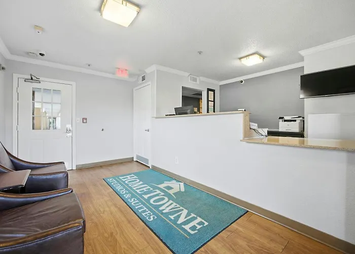 Hometowne Studios By Red Roof Atlanta - Peachtree Corners