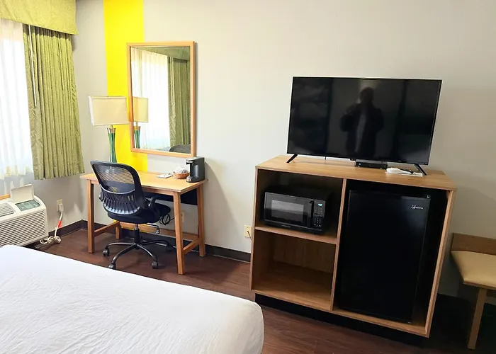 Super 8 By Wyndham Baker City