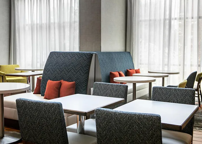 Hampton Inn & Suites West Bend