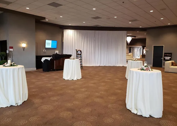Doubletree By Hilton Bloomington