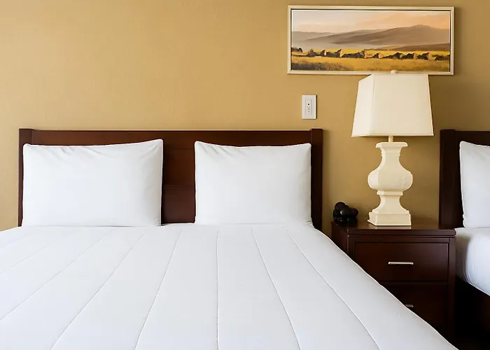 Spinnaker Inn Of Naples