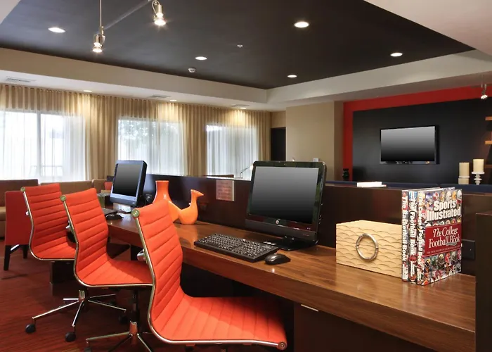 Courtyard By Marriott Salinas Monterey
