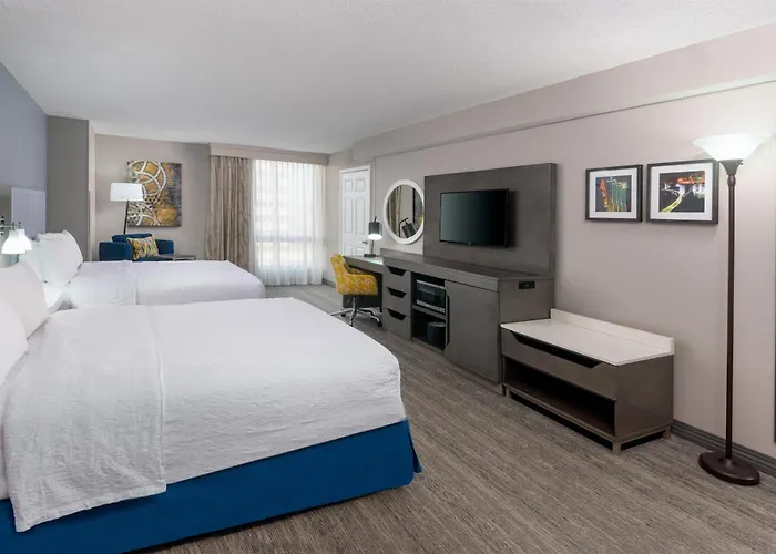 Hampton Inn & Suites Country Club Plaza