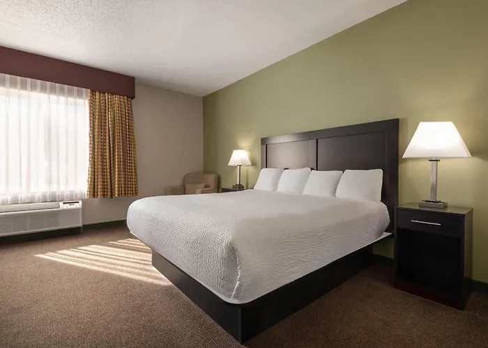 Baymont By Wyndham Rockford