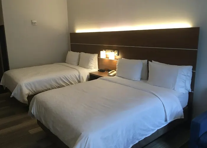 Holiday Inn Express & Suites Bethlehem Airport-Allentown Area