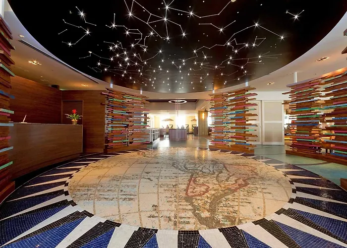 Hotel Universal Port