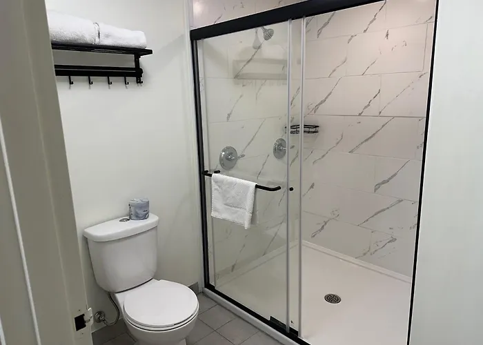 Travelodge By Wyndham Amherst