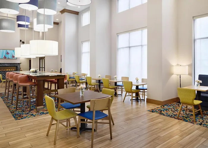 Hampton Inn & Suites Syracuse North Airport Area