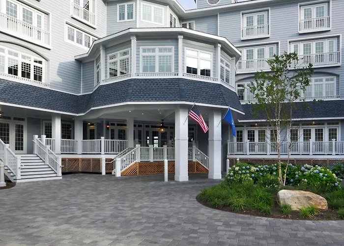 Madison Beach Hotel, Curio Collection By Hilton