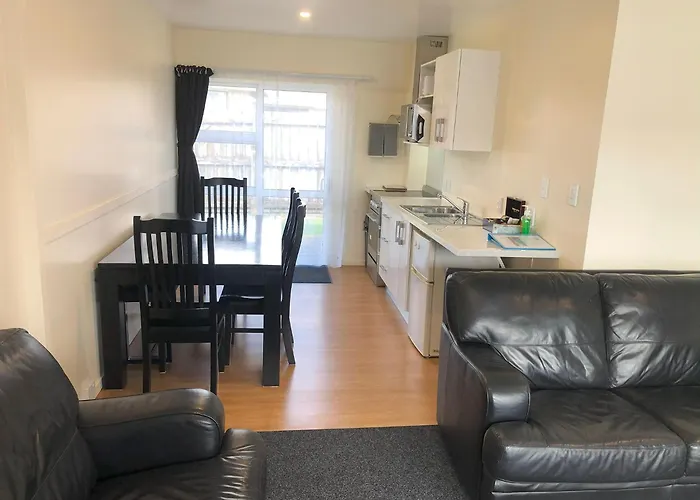 Twin Coast Adventures Motel & Cycle Hire