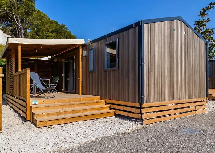 Camping Les Tamaris ***