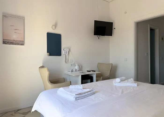 Hotel Avra