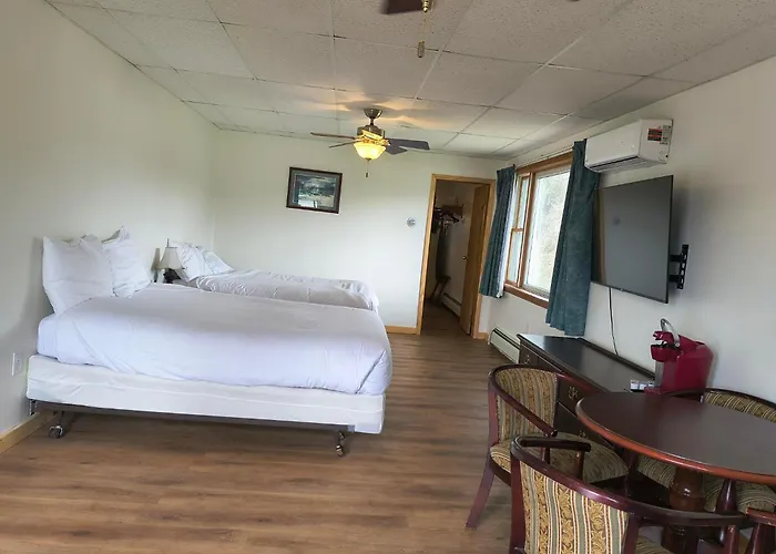 Sara Placid Inn & Suites