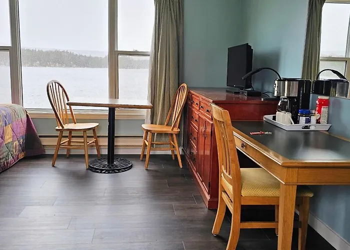 St Ann'S Motel & Cottage