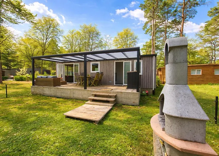 Luxe Chalet Voor Gezinnen In Familiepark Goolderheide Met Openlucht Zwembaden En Ruim Overdekt Terras 24M2
