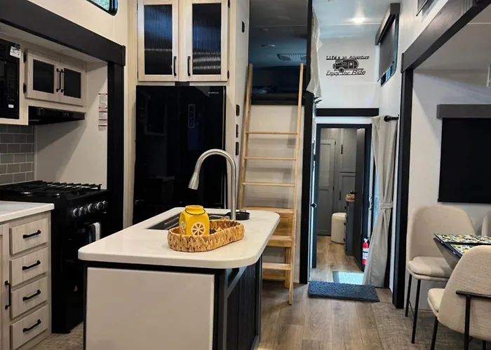 Extra Large 4 Bedroom With Two Full Bath Glamping Rv With Golf Cart