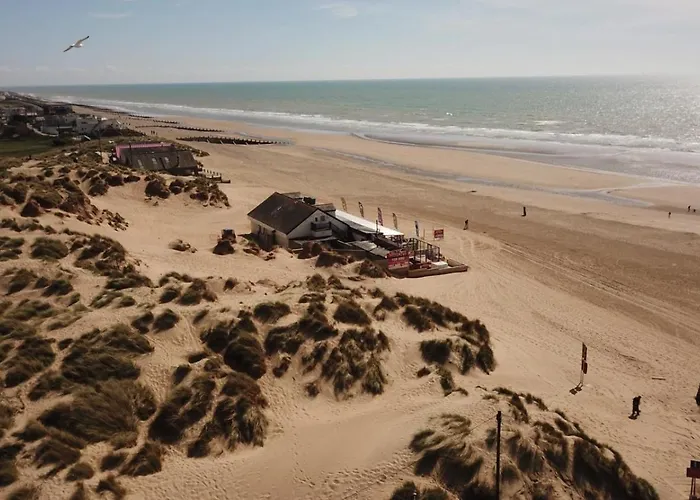 Big Boss Caravan-Camber Sands,Sleep 8, Free Wi-Fi, Netflix, Parking
