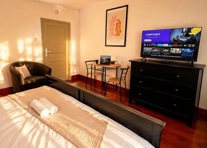 Chambre Confortable Et Lumineuse Au Coeur De Dreux