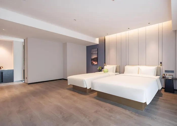 Atour Hotel Yuxi Nie'Er Music Plaza
