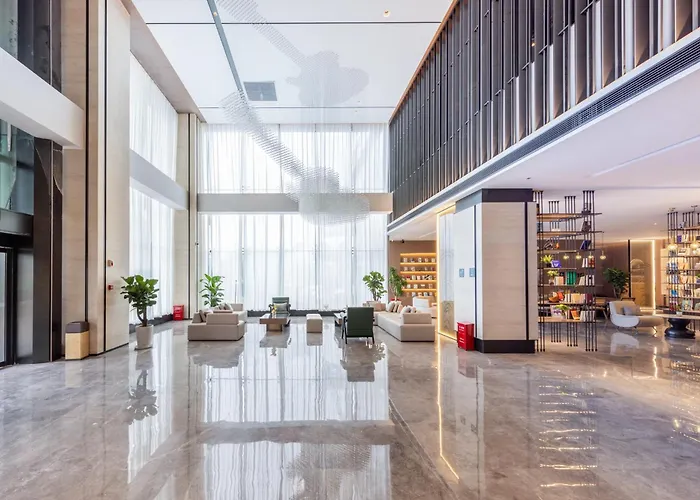 Atour Hotel Yuxi Nie'Er Music Plaza