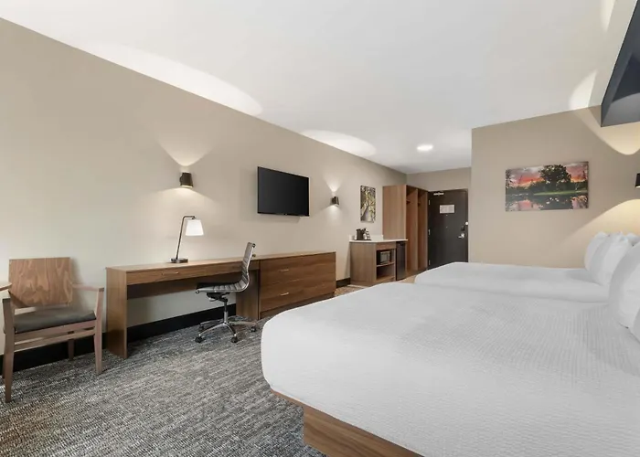 Best Western Plus Neepawa Hotel
