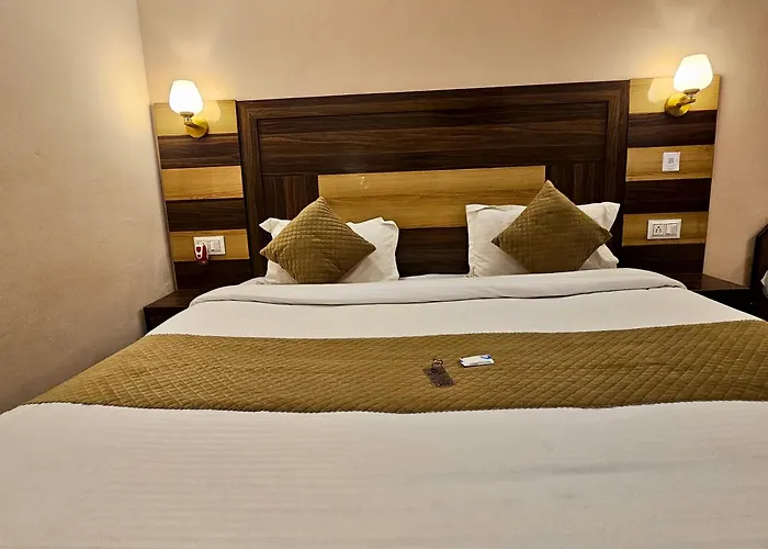 Geetanjali Palace Hotel & Restaurant