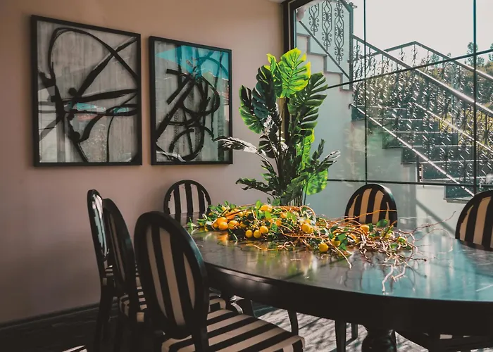 Lemon Suites & Restaurant