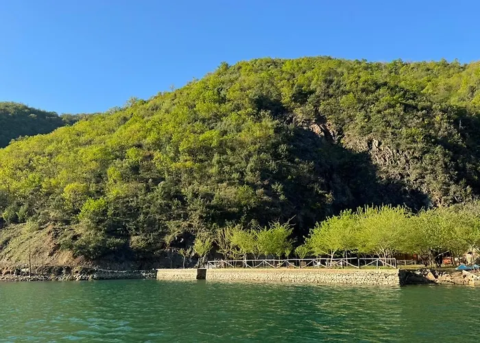 Bujtina Liqeni I Shkopetit