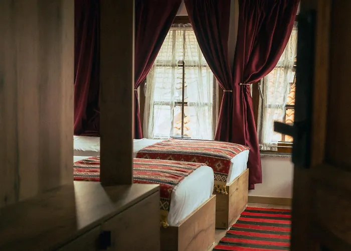 Hotel Ari Old Town